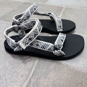 Teva Original Universal Sandals Women’s 9 Boomerang White/Grey Colorway